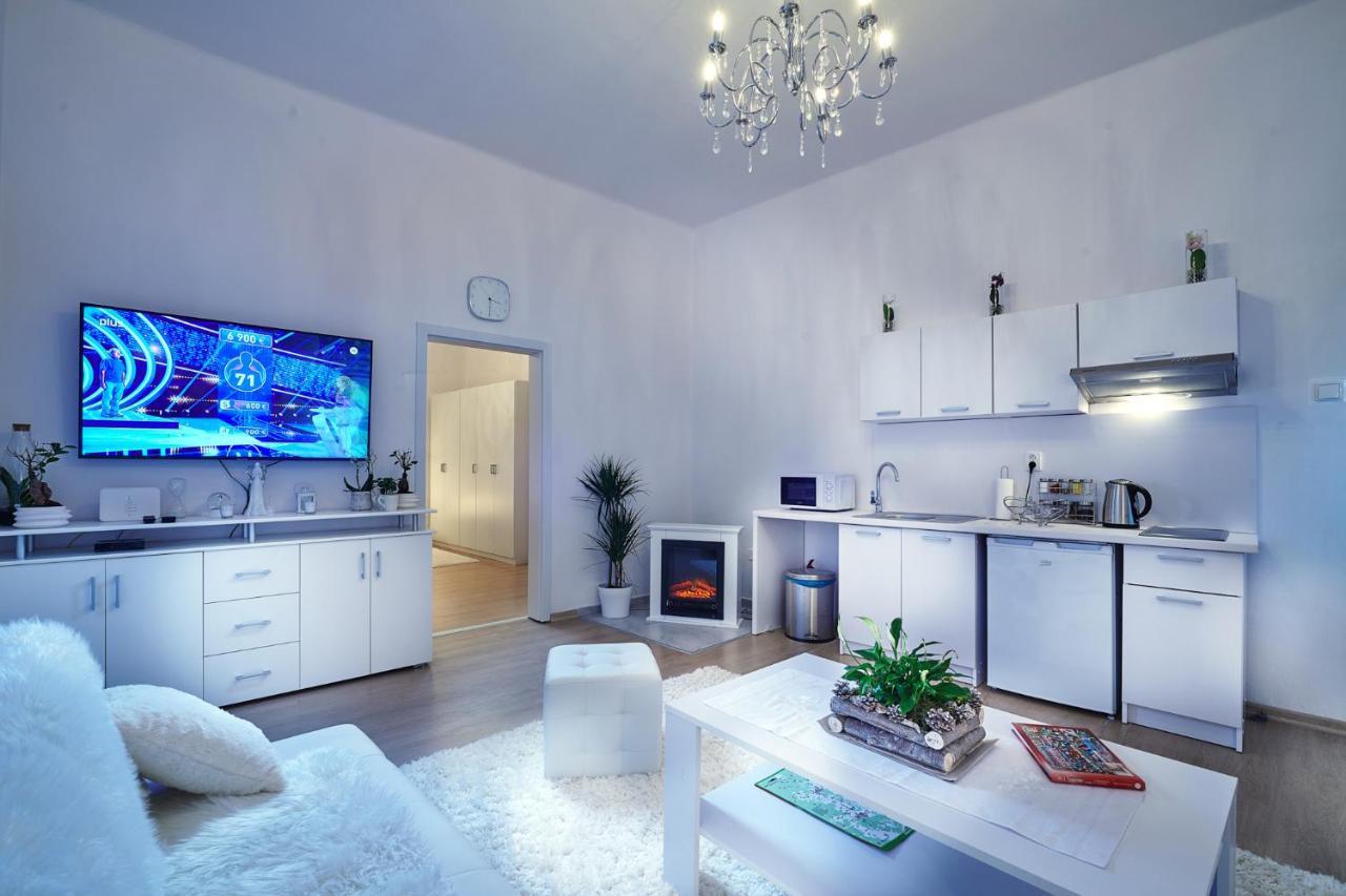 Apartman Bb Centrum Banská Bystrica Extérieur photo